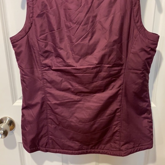 Columbia Burgundy Lightweight Vest EUC - Picture 8 of 12